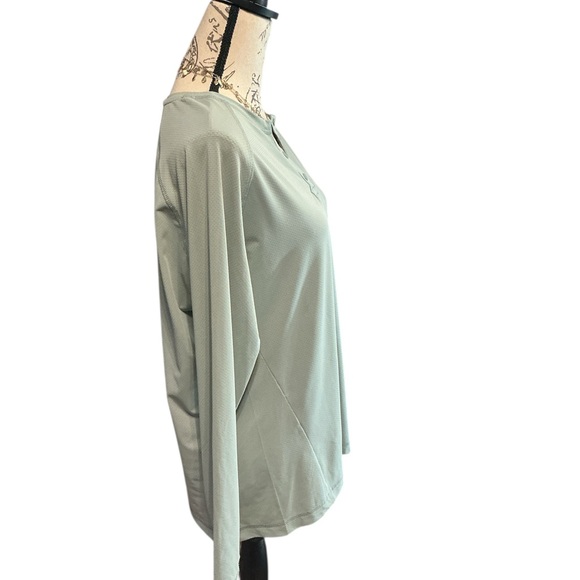 Liv Outdoor Long Sleeve Women's Top XL - Picture 7 of 9